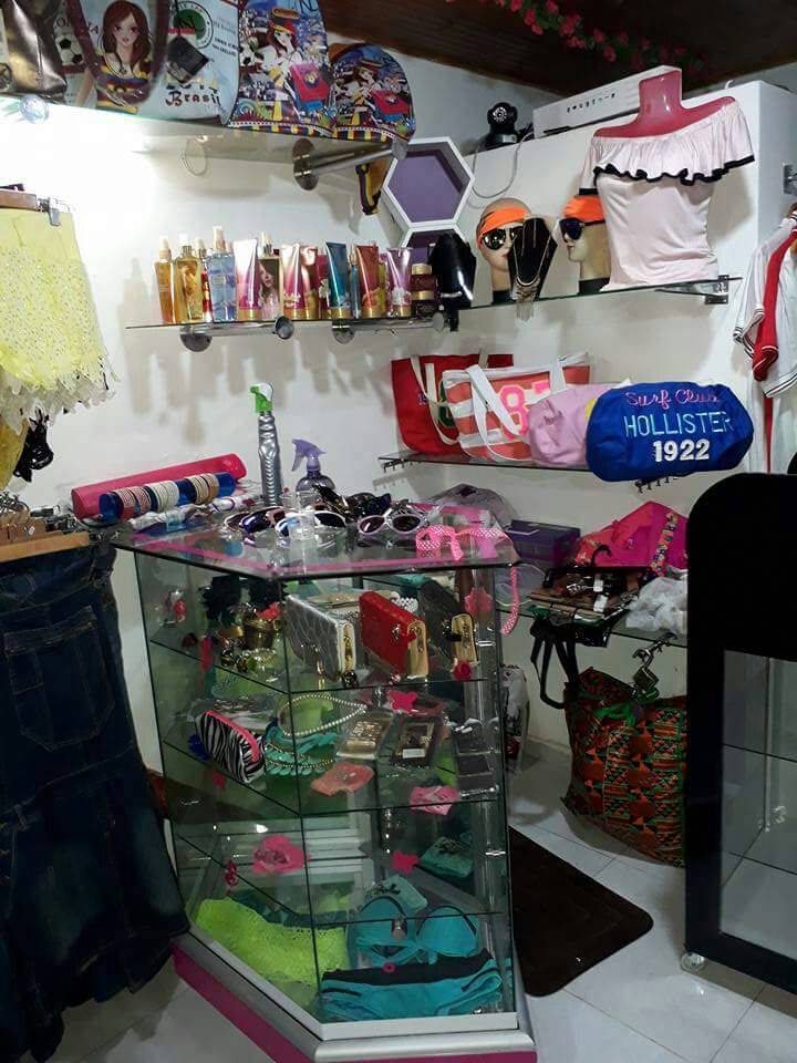 Vendo o permuto Boutique de ropa para dama Barrio vizcaya - $ 18.000.000